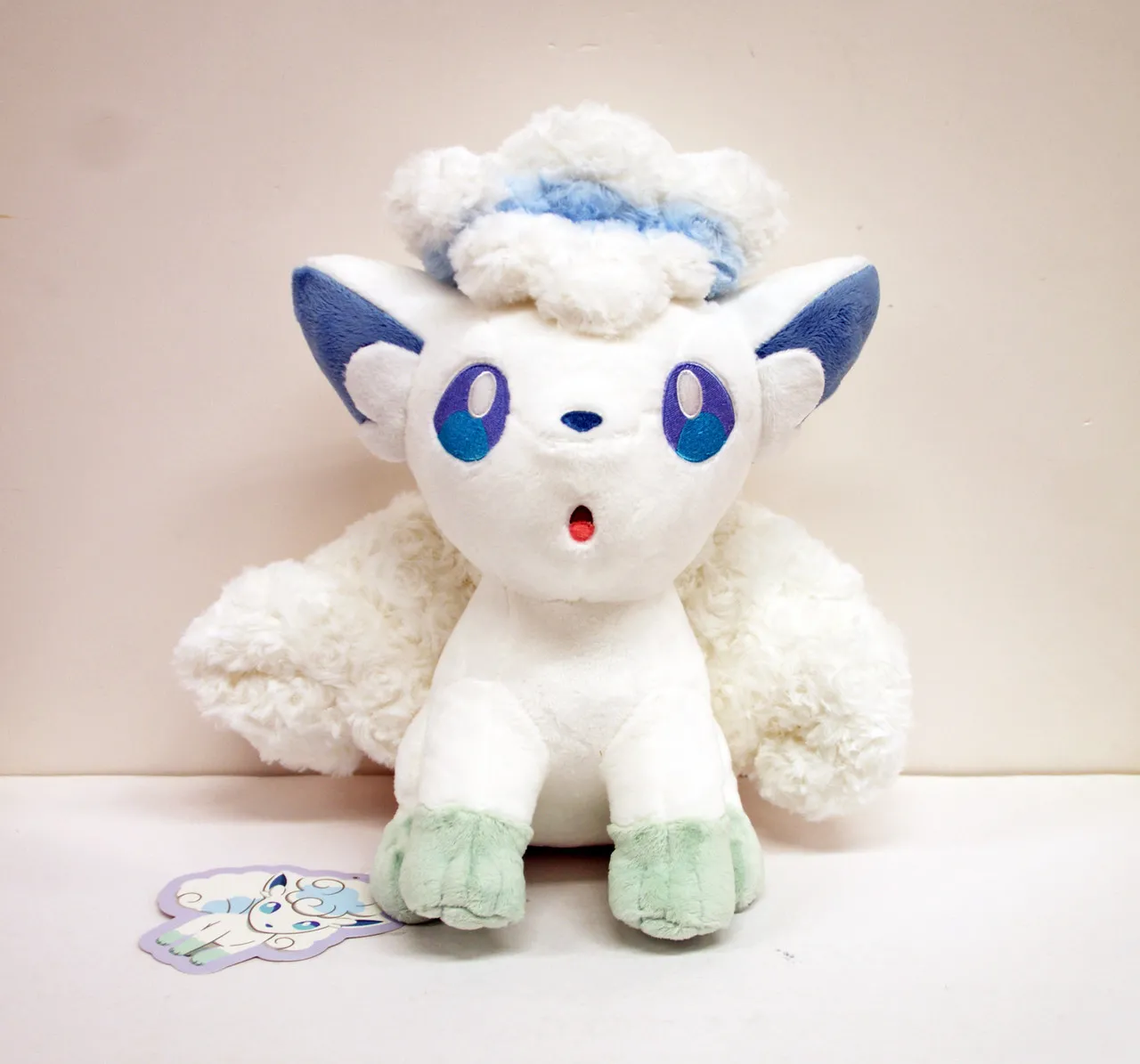 Pokemon Center Original Plush Doll Fluffy Alola Vulpix (Rokon)