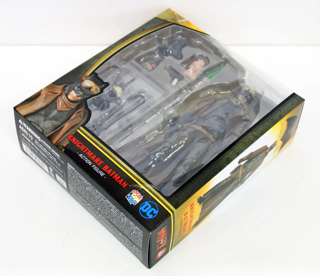 Medicom MAFEX 031 Batman v Superman Knightmare Batman Action Figure