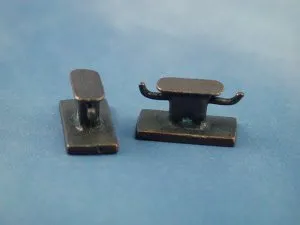 Aeronaut Bollard with Cleat Wings 20x10x10mm